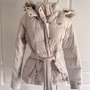 HOLLISTER WHITE FAUX FU HOODED PUFFER JACKET S